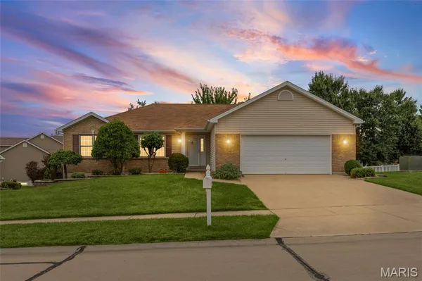 $375,000 | 1703 Jacobs Pillow Drive, St. Peters, MO 63376