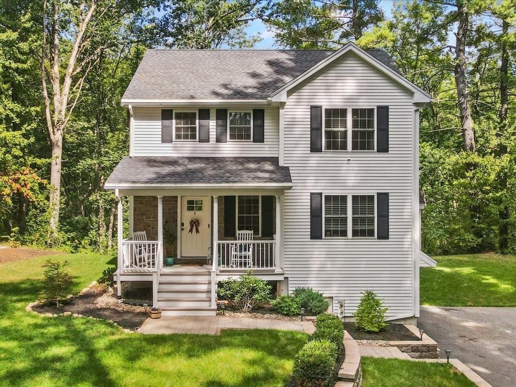 9 Brentwood Road North Reading, MA 01864 - Photo 3 of 41