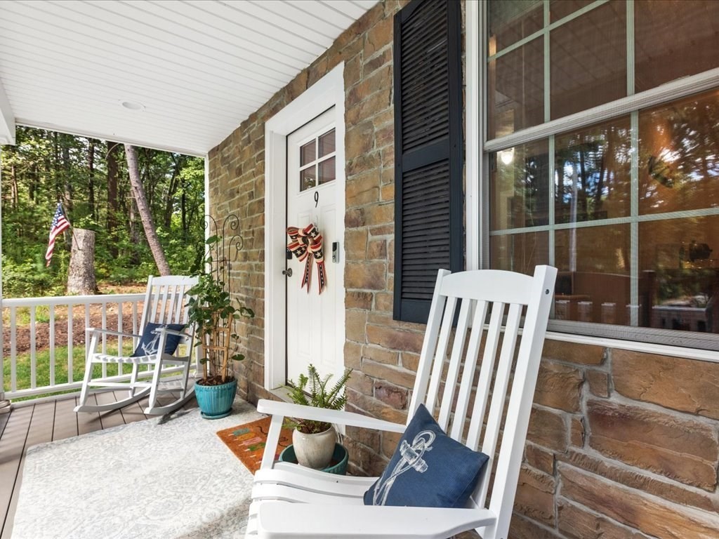 9 Brentwood Road North Reading, MA 01864 - Photo 5 of 41