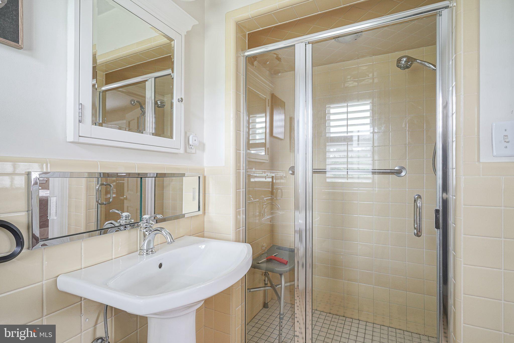 356 Democrat Road Gibbstown, NJ 08027 - Photo 24 of 34 Gallery Image 24