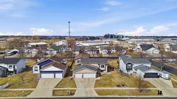 $388,800 | 1122 5th Avenue West, West Fargo, ND 58078