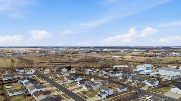 $388,800 | 1122 5th Avenue West, West Fargo, ND 58078