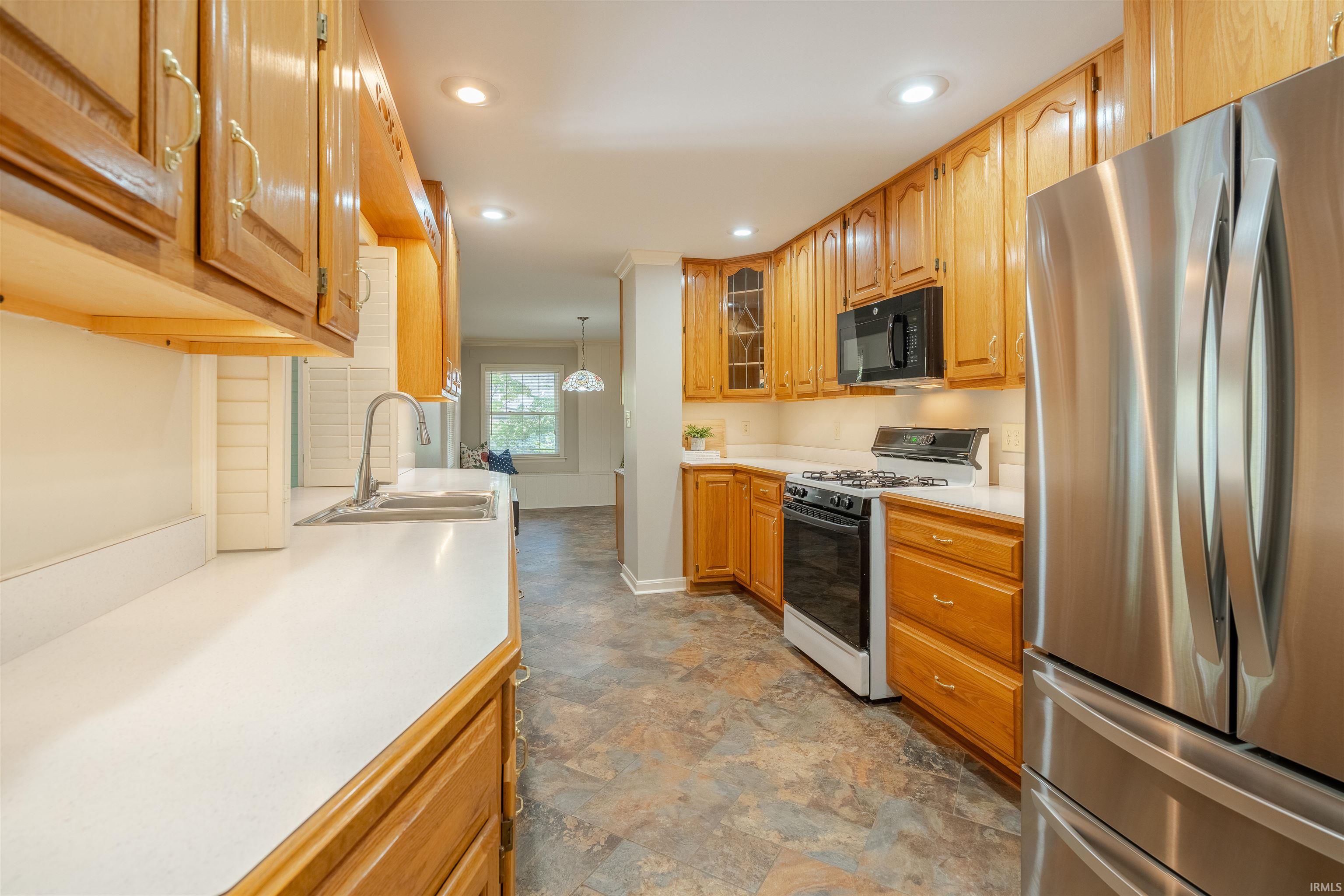 934 York Road Evansville, IN 47715 - Photo 12 of 36 Gallery Image 12