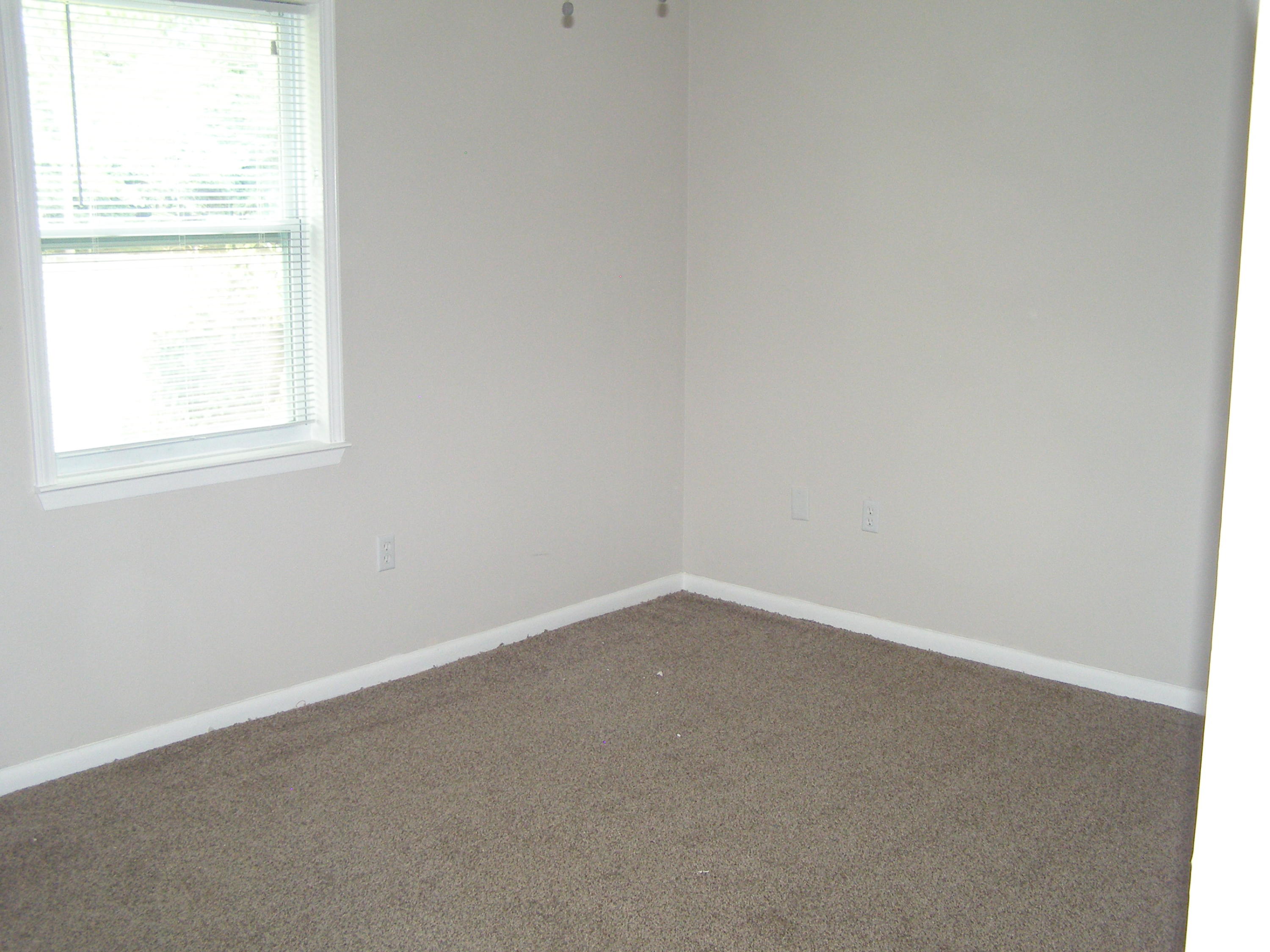 3356 Auburn Road Crestview, FL 32539 - Photo 16 of 34 an empty room with a window