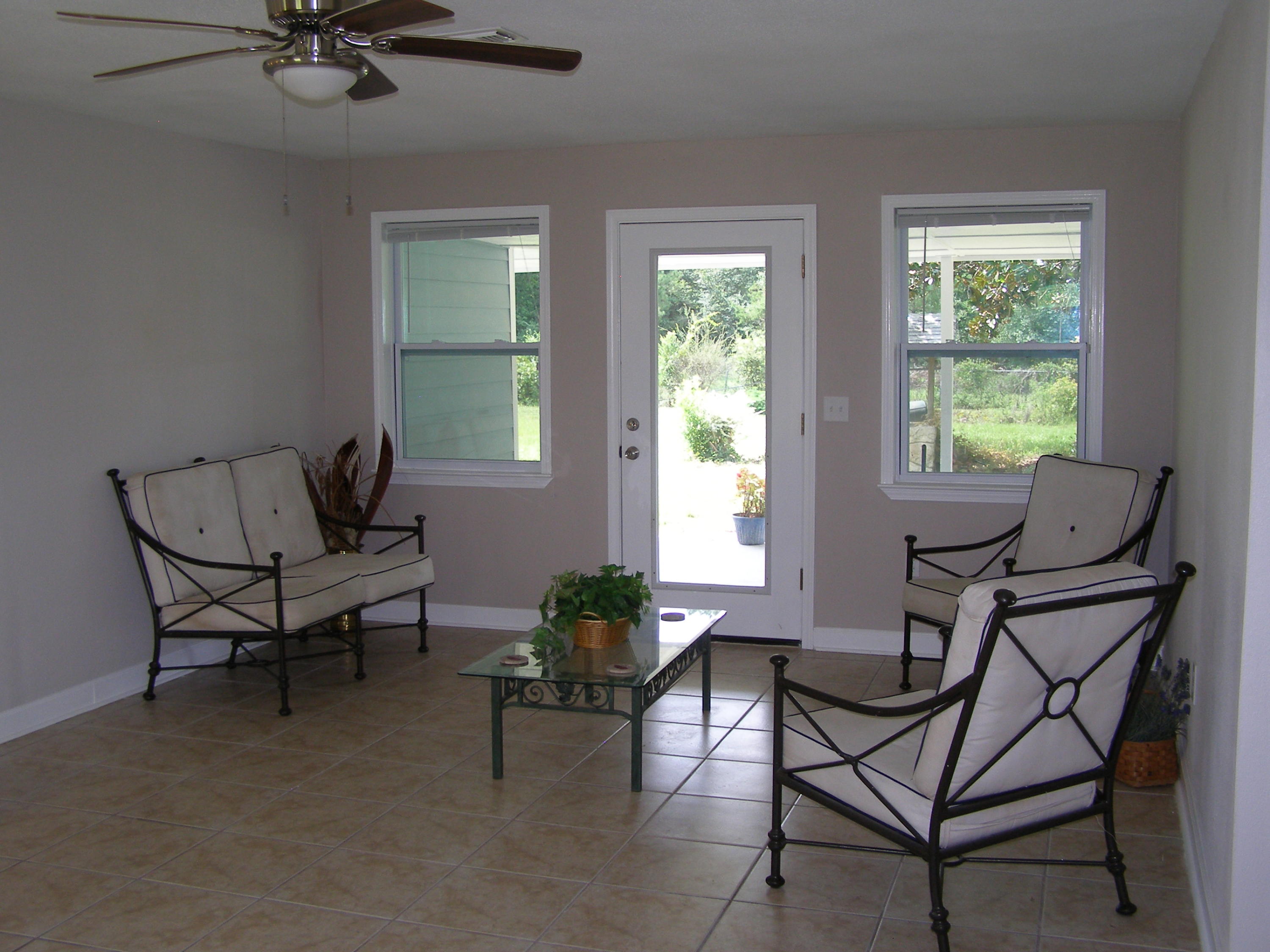 3356 Auburn Road Crestview, FL 32539 - Photo 6 of 34 a living room with furniture and a window