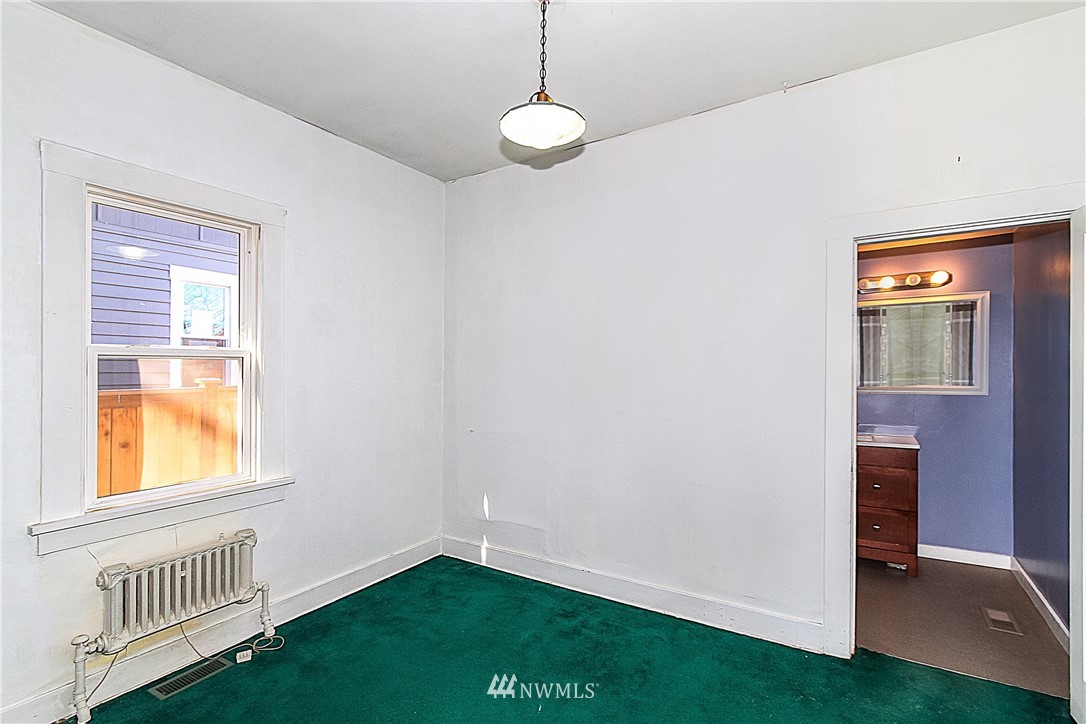 766 North 73rd Street Seattle, WA 98103 - Photo 11 of 18