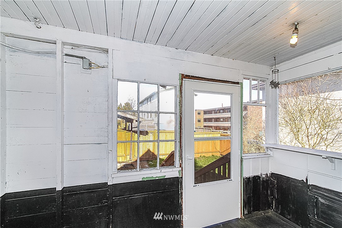 766 North 73rd Street Seattle, WA 98103 - Photo 5 of 18