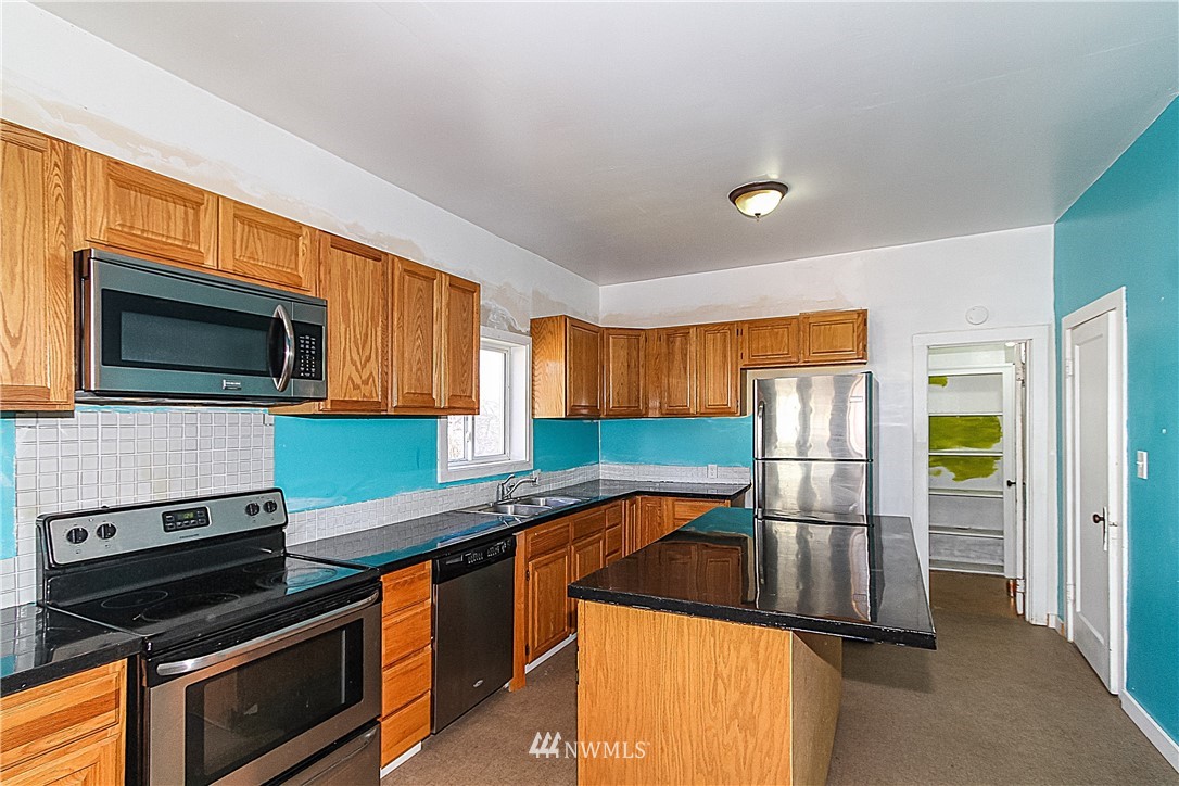 766 North 73rd Street Seattle, WA 98103 - Photo 7 of 18