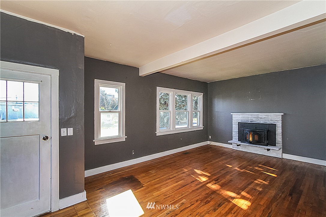 766 North 73rd Street Seattle, WA 98103 - Photo 9 of 18