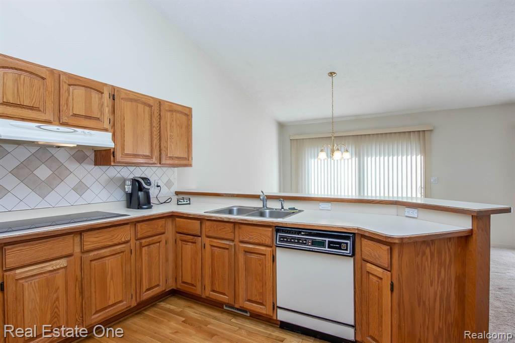 6687 Ridgeview Drive, Unit 55 Clarkston, MI 48346 - Photo 6 of 28