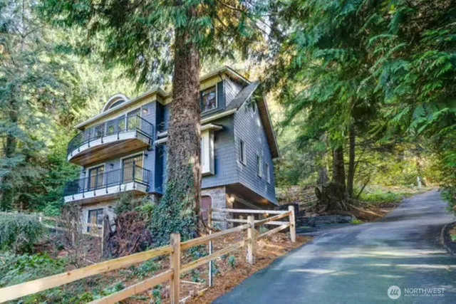 $7,950 | 13841 62nd Avenue Northeast, Kirkland, WA 98034