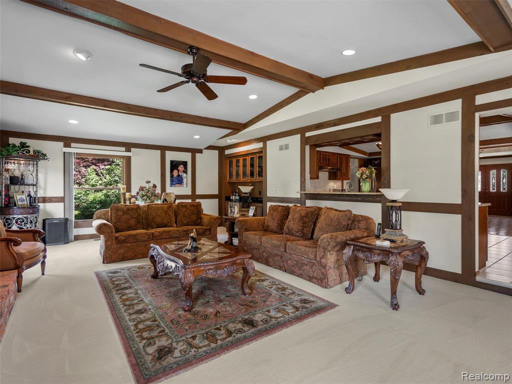 1732 Rapids Way Rochester Hills, MI 48309 - Photo 11 of 37