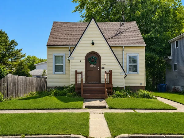 $220,000 | 1141 Victoria Avenue, North Chicago, IL 60064