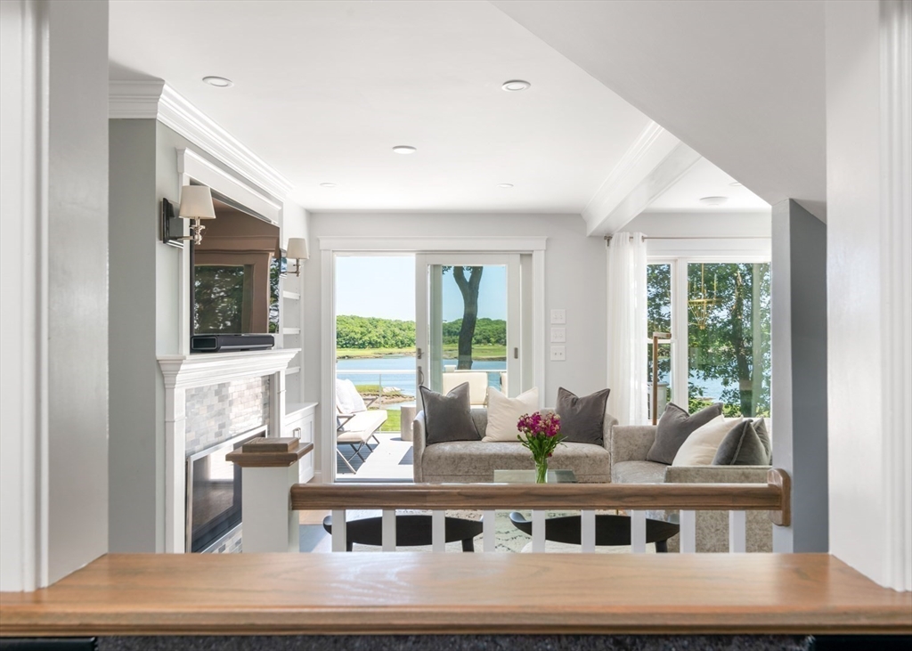 52 Elmore Road Hingham, MA 02043 - Photo 10 of 37