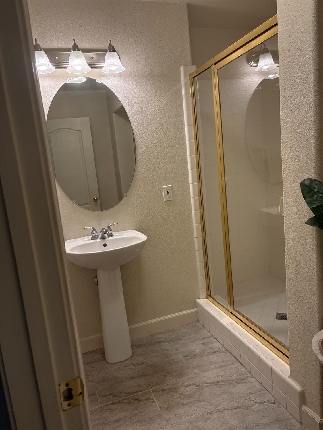 8002 North 5th Street Fresno, CA 93720 - Photo 14 of 35