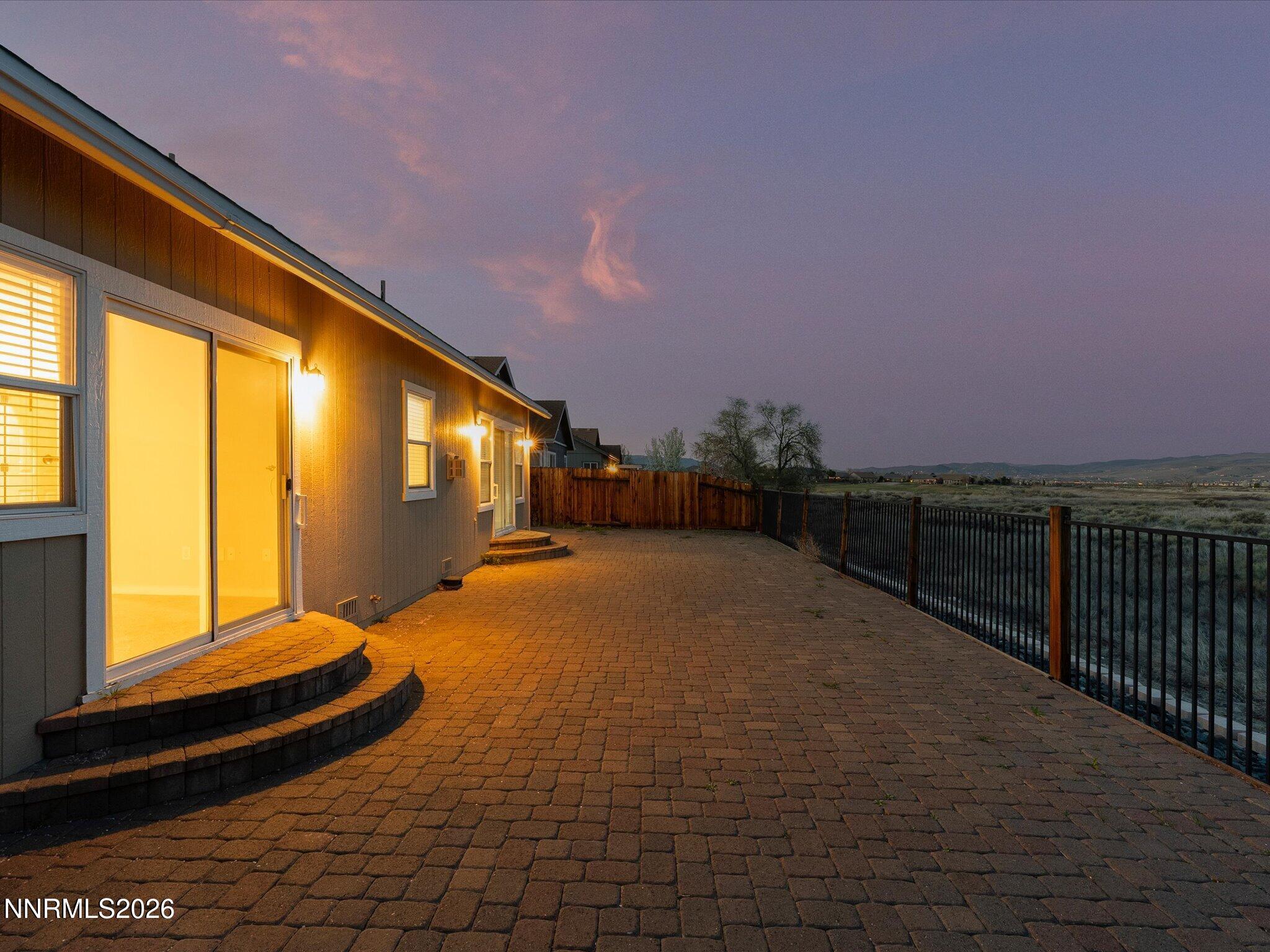 5570 Knoll View Way Sparks, NV 89436 - Photo 8 of 69 75-Twilights-113