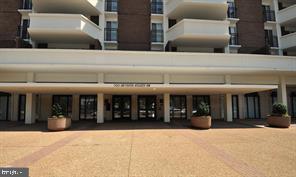 700 7th Street Southwest, Unit 432 Washington, DC 20024 - Photo 1 of 33 Modern entrance to a stylish building.