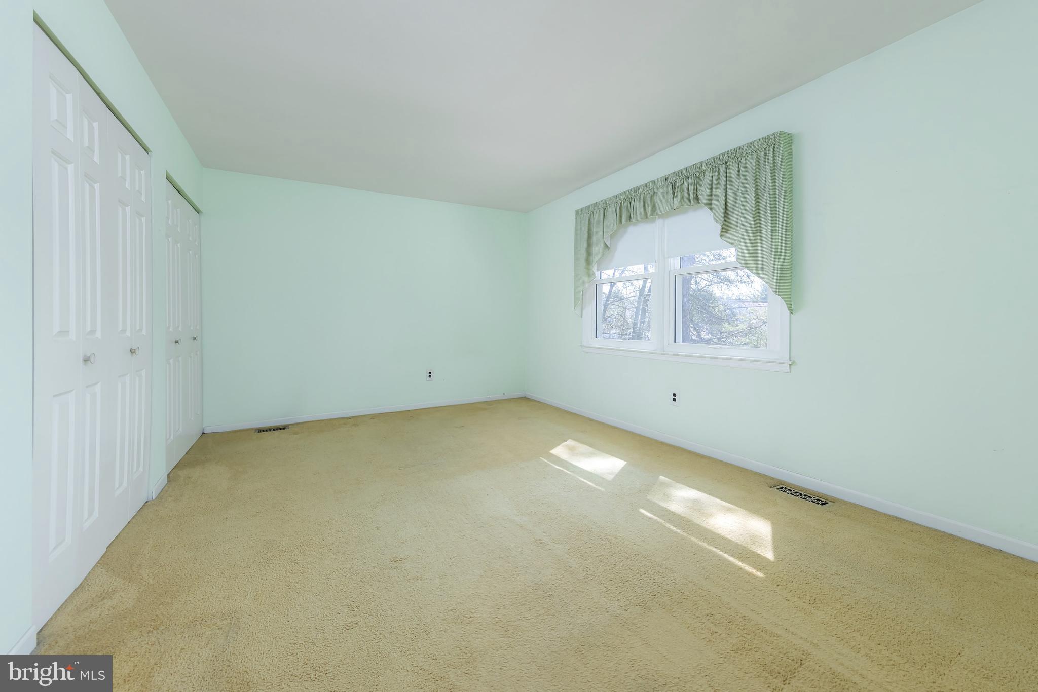17 Framingham Road Beverly, NJ 08010 - Photo 16 of 24 an empty room with windows