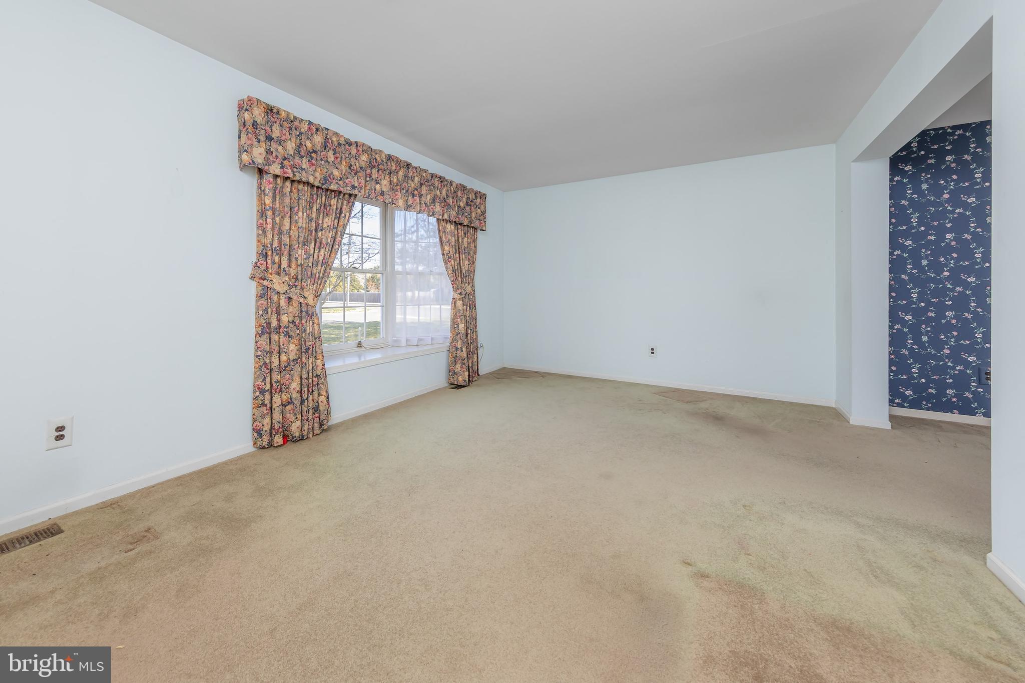 17 Framingham Road Beverly, NJ 08010 - Photo 7 of 24 an empty room with windows