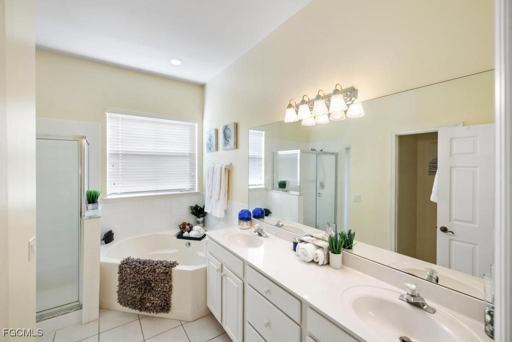 2076 Oxford Ridge Circle Lehigh Acres, FL 33973 - Photo 22 of 49