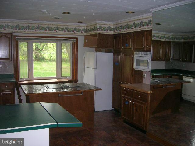 2607 Enterprise Road Bowie, MD 20721 - Photo 5 of 14 Kitchen