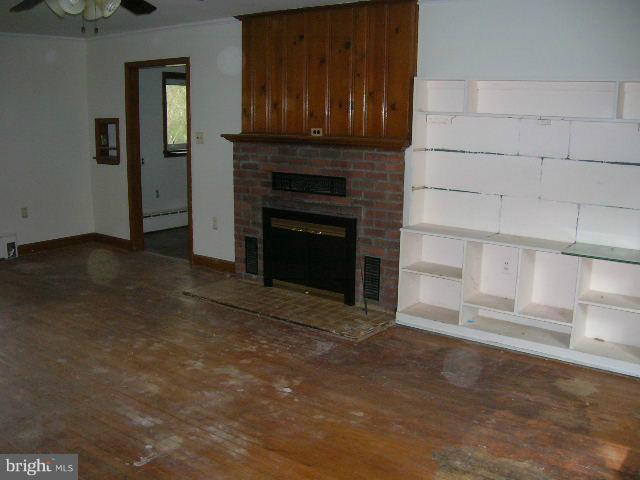 2607 Enterprise Road Bowie, MD 20721 - Photo 8 of 14 Living Room