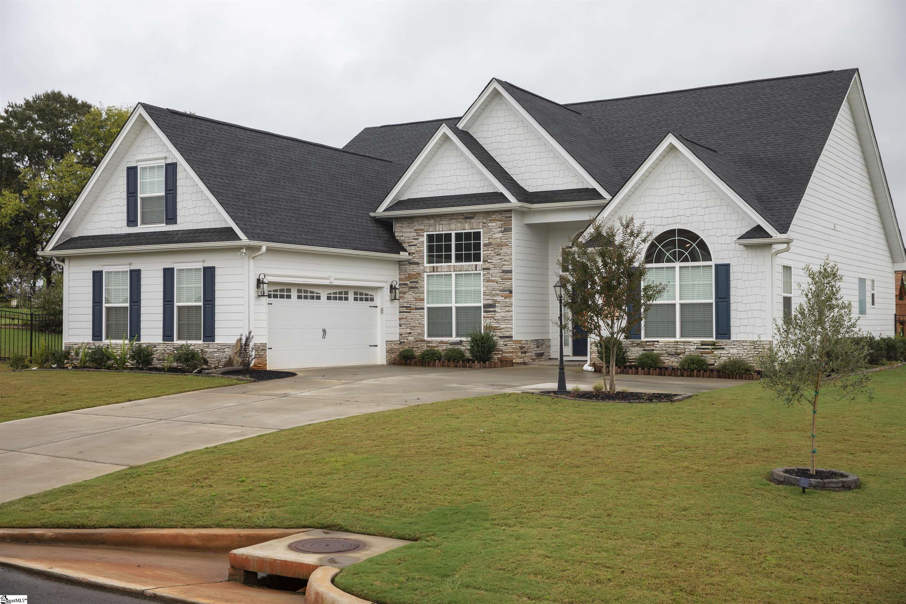 2 Spring Garden Way Simpsonville, SC 29681 - Photo 3 of 33 Gallery Image 3