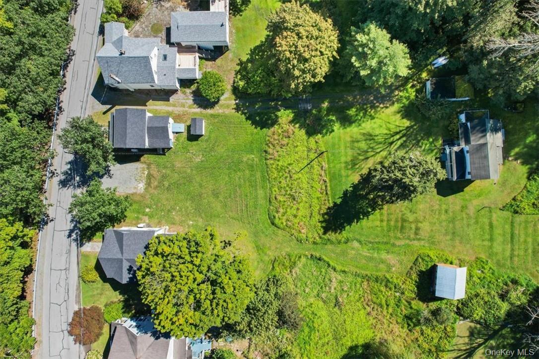 2585 River Road Damascus, PA 18415 - Photo 38 of 41 an aerial view of residential house with an outdoor space