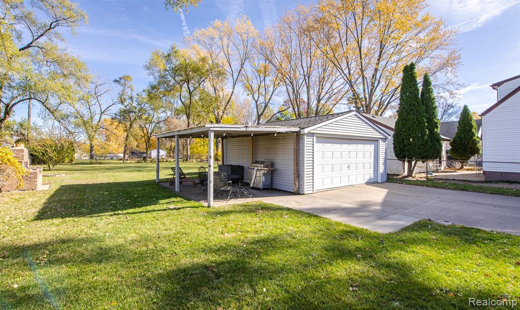 44084 Utica Road Utica, MI 48317 - Photo 38 of 46