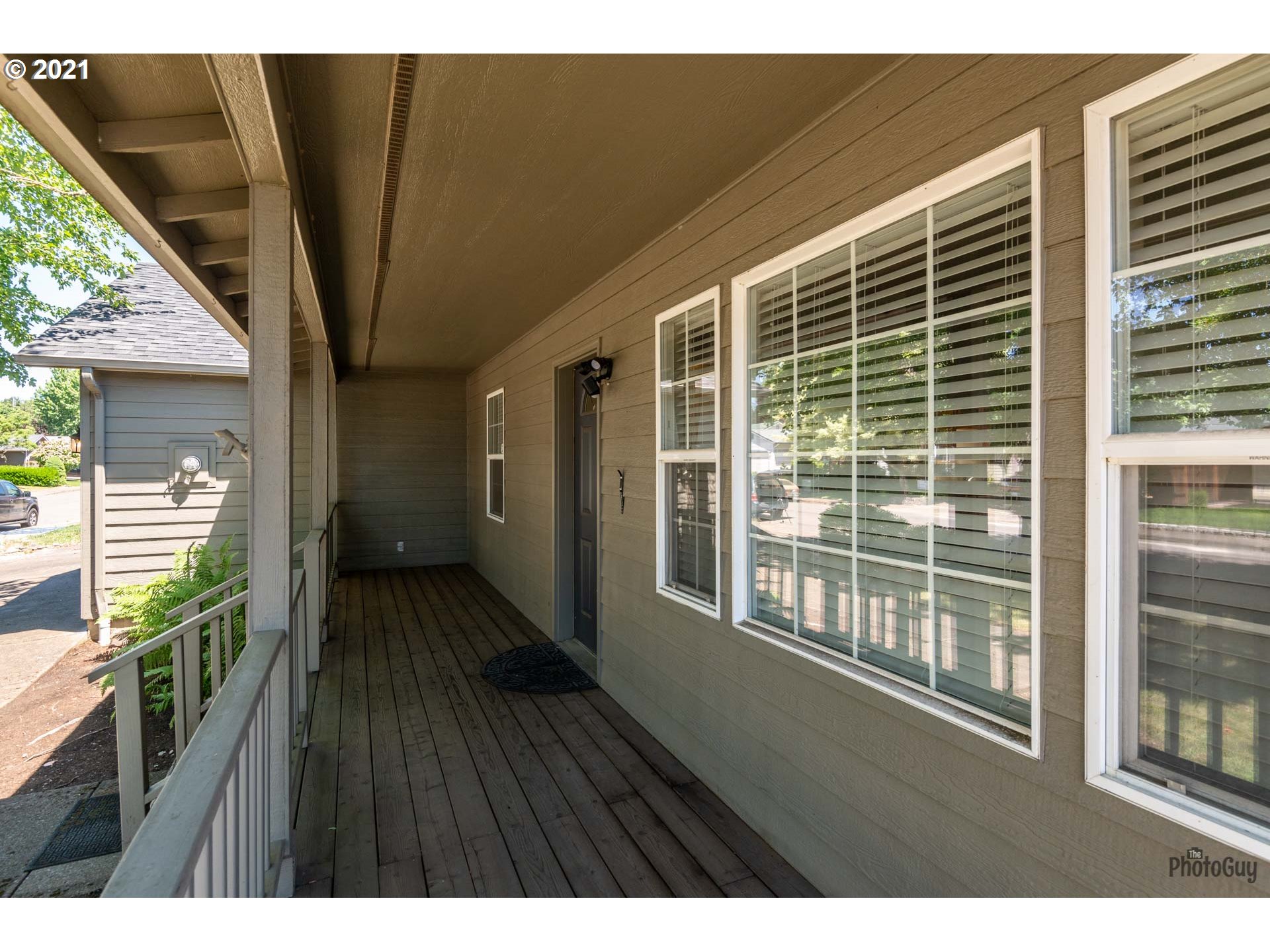 887 South 46th Street Springfield, OR 97478 - Photo 4 of 32 Gallery Image 4