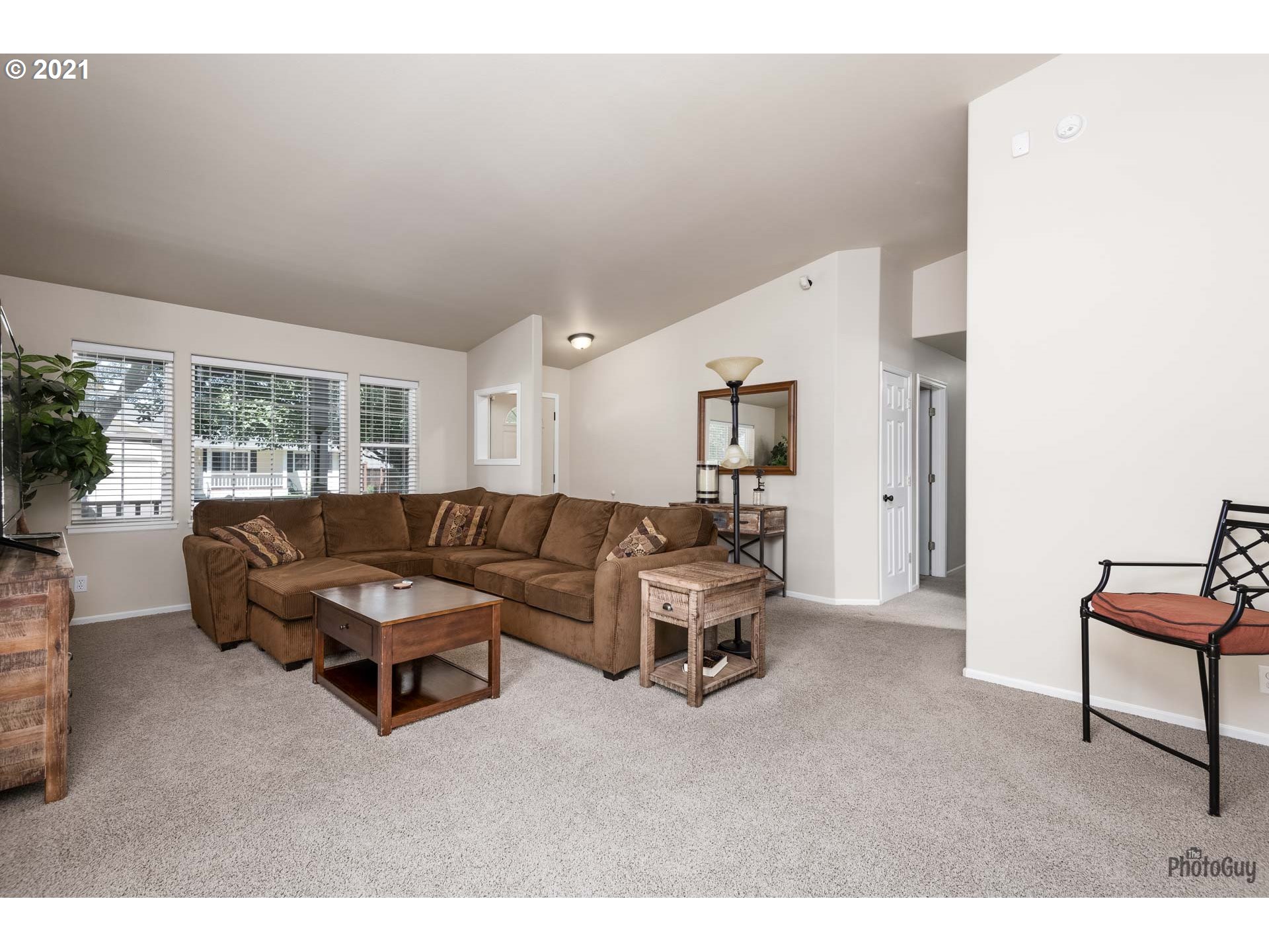 887 South 46th Street Springfield, OR 97478 - Photo 5 of 32 Gallery Image 5