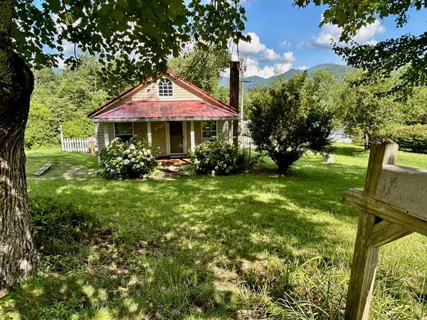 $199,000 | 136 West Vineyard Road, Hayesville, NC 28904