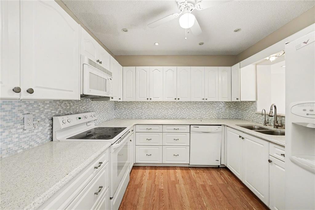 1806 El Rancho Drive Sun City Center, FL 33573 - Photo 11 of 25