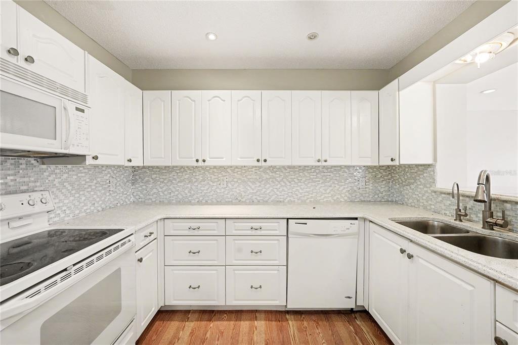 1806 El Rancho Drive Sun City Center, FL 33573 - Photo 12 of 25