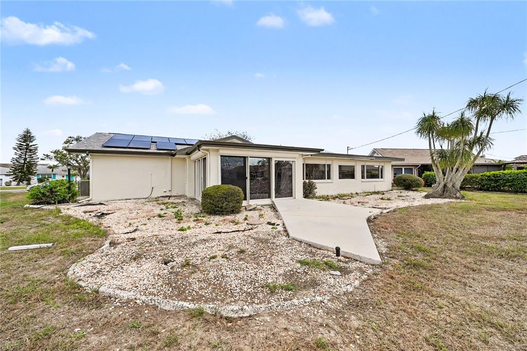 1806 El Rancho Drive Sun City Center, FL 33573 - Photo 4 of 25