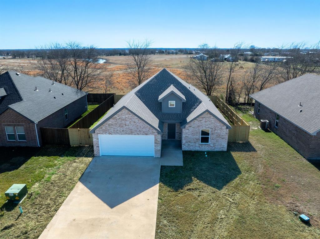 1032 Springview Lane Mabank, TX 75147 - Photo 3 of 37