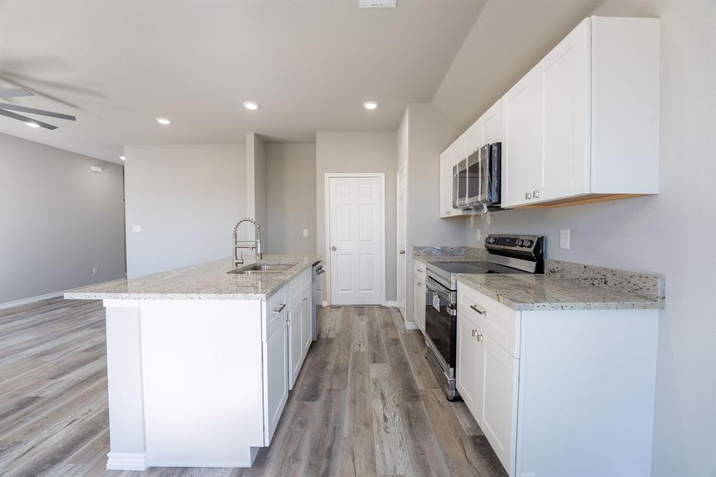 1032 Springview Lane Mabank, TX 75147 - Photo 10 of 37