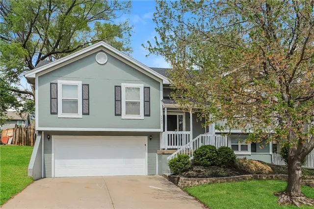 $2,015 | 3404 Northwest 84th Terrace, Kansas City, MO 64154