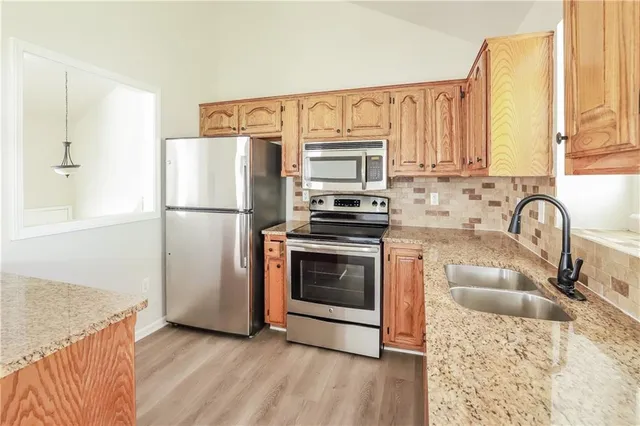 $2,015 | 3404 Northwest 84th Terrace, Kansas City, MO 64154