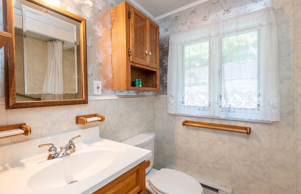 32 Murray Street Peabody, MA 01960 - Photo 20 of 37