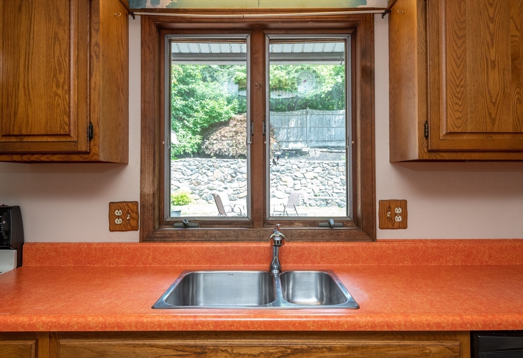 32 Murray Street Peabody, MA 01960 - Photo 10 of 37