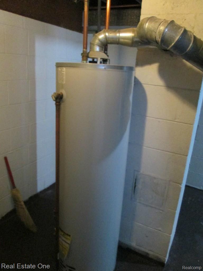 6126 Henry Ruff Road Garden City, MI 48135 - Photo 18 of 18 Hot water heater