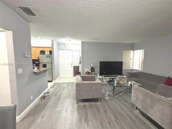$1,800 | 3859 Coral Tree Circle, Unit 308, Coconut Creek, FL 33073