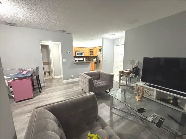 $1,800 | 3859 Coral Tree Circle, Unit 308, Coconut Creek, FL 33073