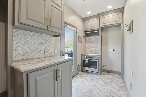 $800,000 | 9206 West 146th Place, Overland Park, KS 66221