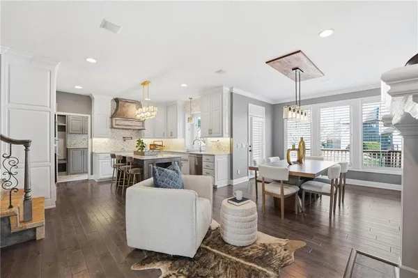$800,000 | 9206 West 146th Place, Overland Park, KS 66221