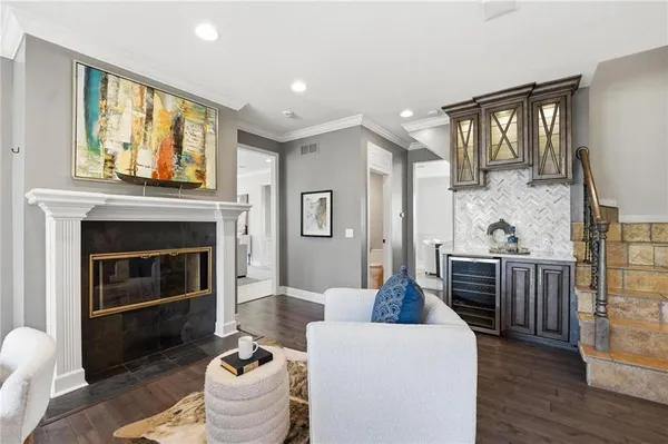 $800,000 | 9206 West 146th Place, Overland Park, KS 66221