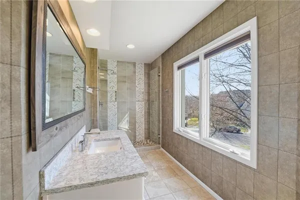 $800,000 | 9206 West 146th Place, Overland Park, KS 66221
