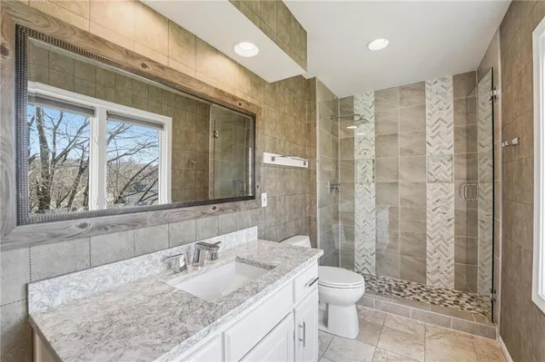 $800,000 | 9206 West 146th Place, Overland Park, KS 66221