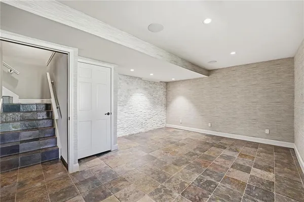 $800,000 | 9206 West 146th Place, Overland Park, KS 66221